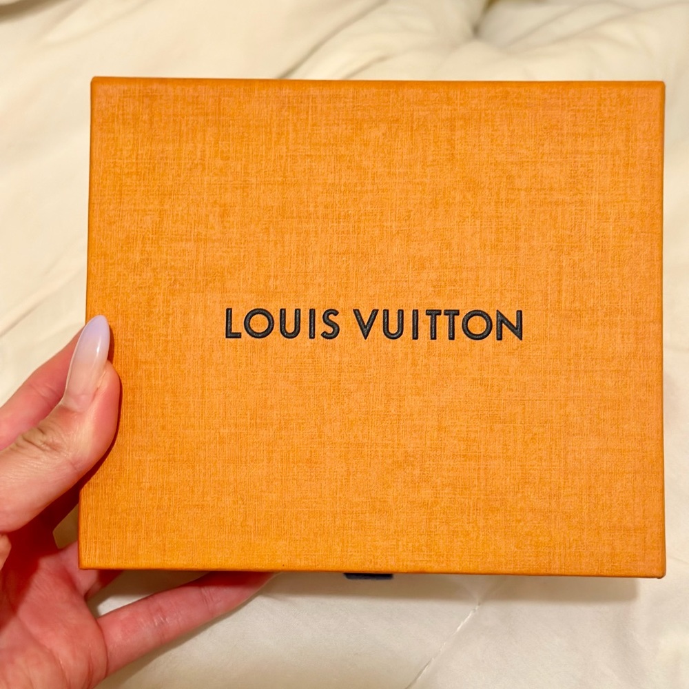 Louis Vuitton box